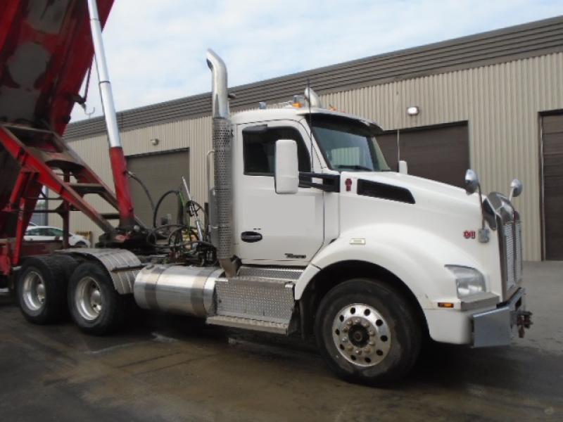 Camion tracteur 10 roues Day Cab Kenworth T880 2016 En Vente chez EquipMtl