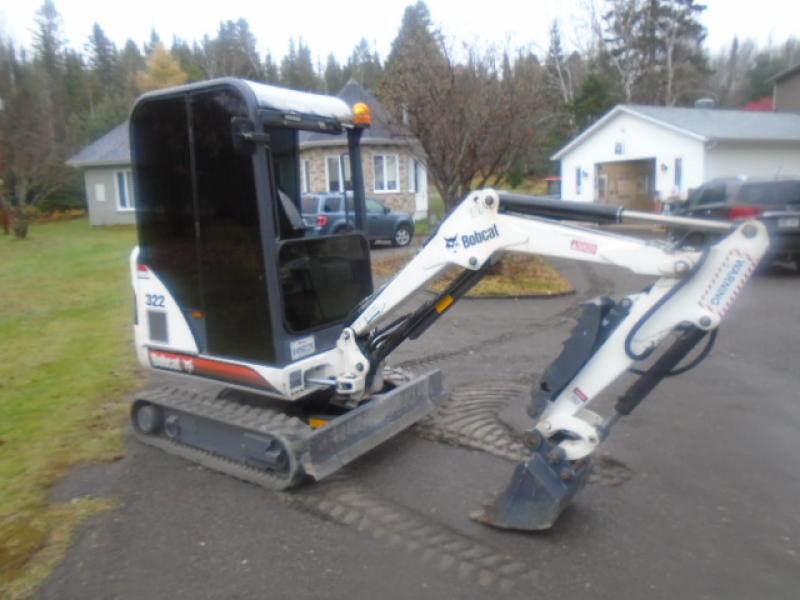 Excavator ( 8 tons and less) Bobcat 322D 2001 For Sale at EquipMtl