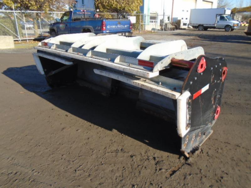 Extendable snow plow Artisanale 8' à 16' 2015 For Sale at EquipMtl