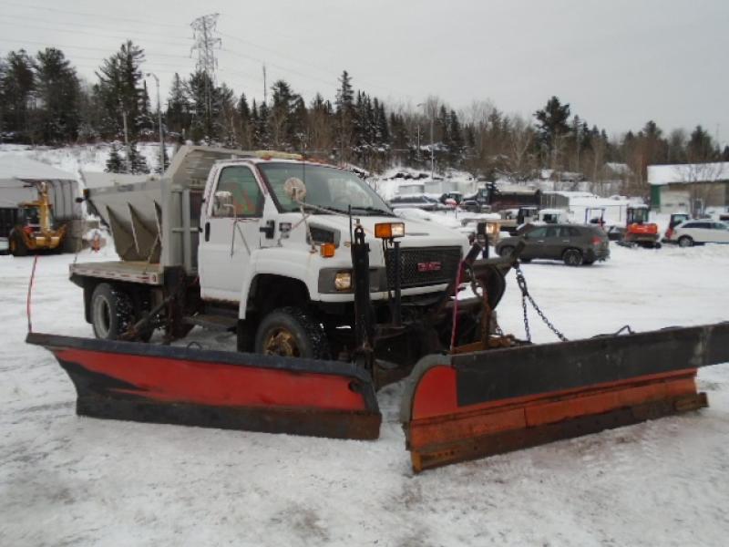 Plow truck Gmc C5500 2009 For Sale at EquipMtl