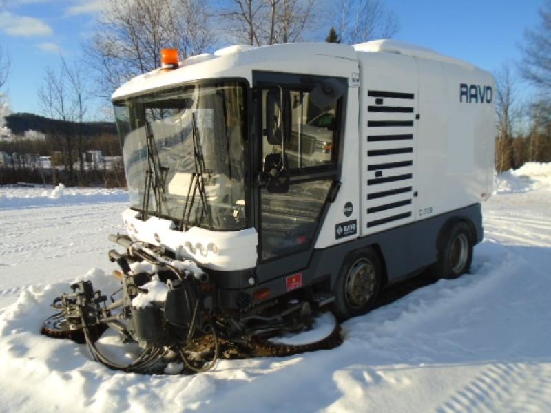 Street sweeper Ravo 540STH 2012 For Sale at EquipMtl