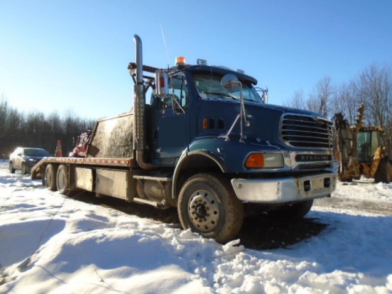 Flatbed truck Sterling L9500 2006 For Sale at EquipMtl