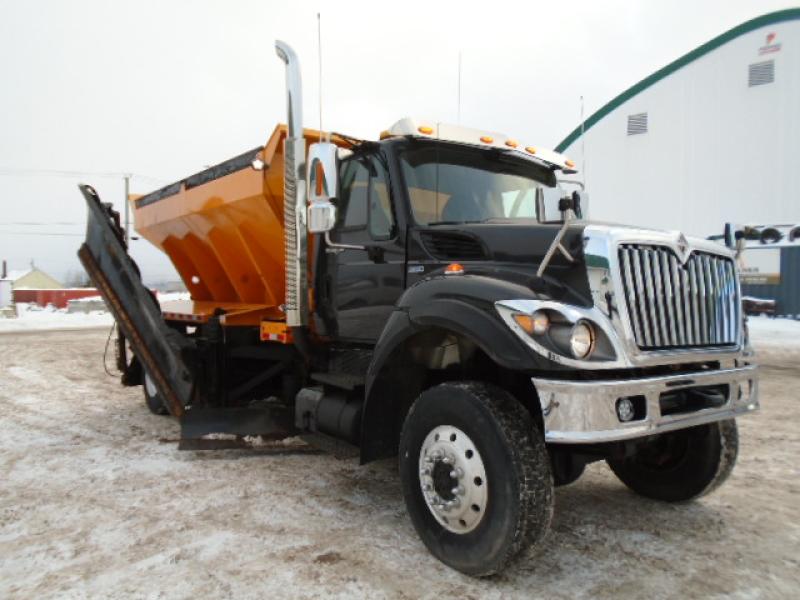 Plow truck International 7400 SFA 2008 For Sale at EquipMtl