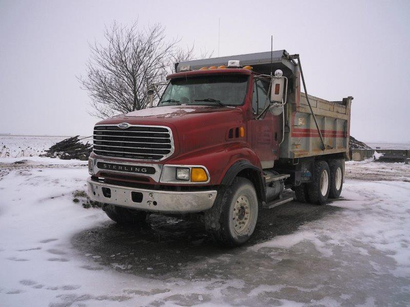 10 wheels dump truck Sterling L9500 2006 For Sale at EquipMtl