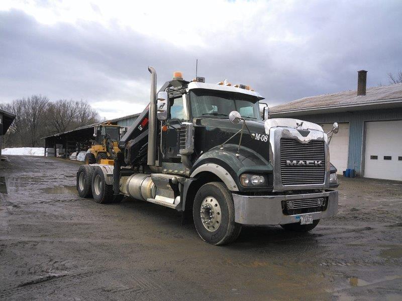 Truck tractor with Hiab Mack Titan TD713 2010 For Sale at EquipMtl