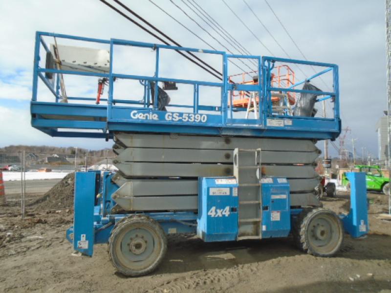 Scissor lift Genie GS-5390 2014 For Sale at EquipMtl