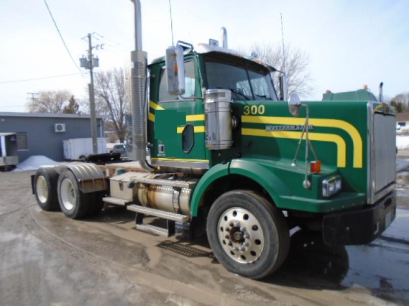 Camion tracteur 10 roues Day Cab Western Star 4900SF 2013 En Vente chez EquipMtl