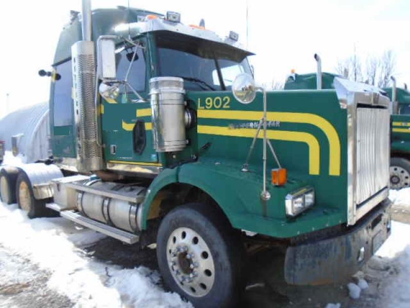 Tractor Truck 10 wheels Sleeper Western Star 4900SA 2009 For Sale at EquipMtl