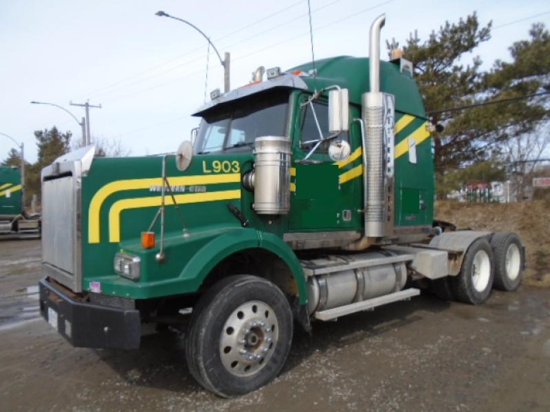 Camion Tracteur 10 roues couchette Western Star 4900SA 2009 En Vente chez EquipMtl