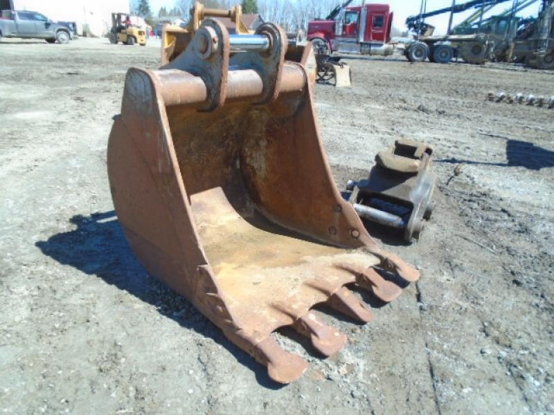 Excavation bucket Caterpillar 48''. For Sale at EquipMtl