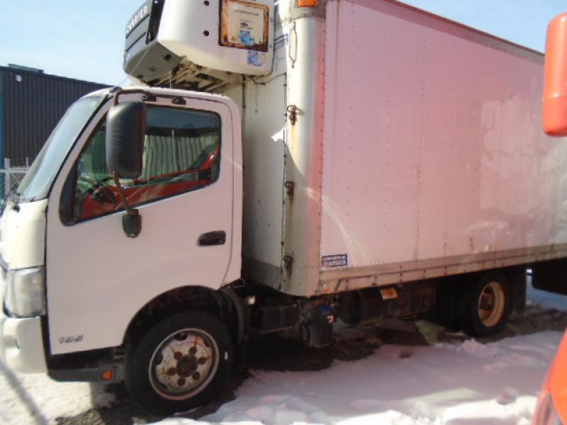 Service,utiliy,mechanic truck Hino 155D 2015 For Sale at EquipMtl
