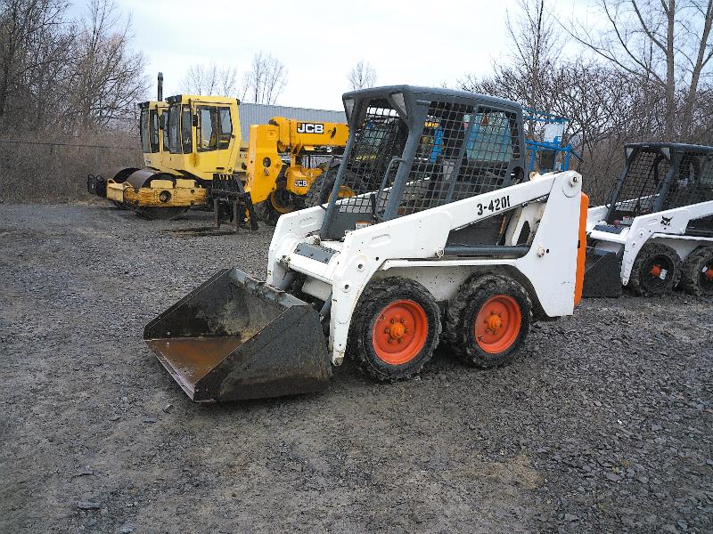 Compact loader 5 tons or less Bobcat S100 2012 For Sale at EquipMtl