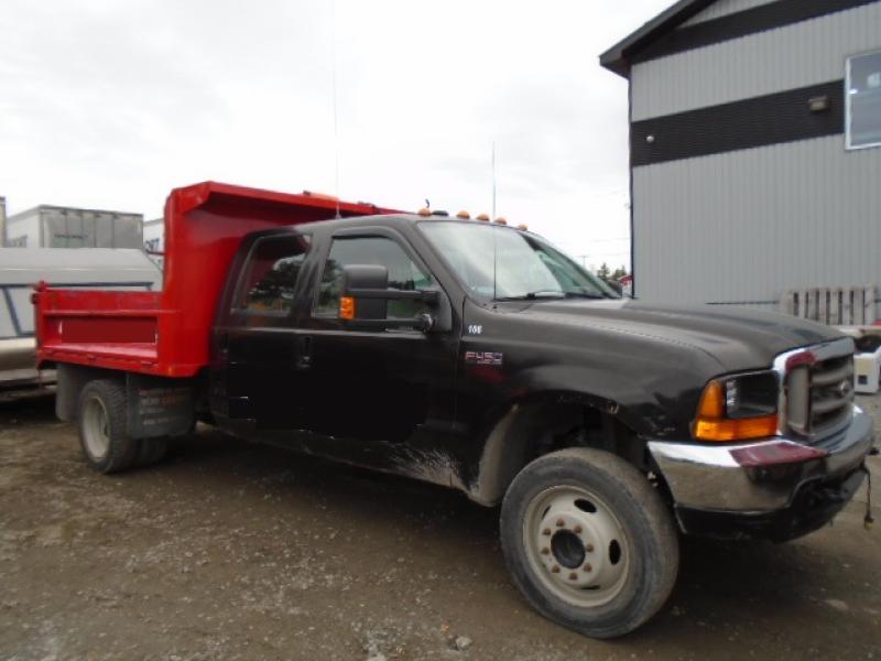 6 wheels dump truck Ford F450 XL SD
 2000 For Sale at EquipMtl