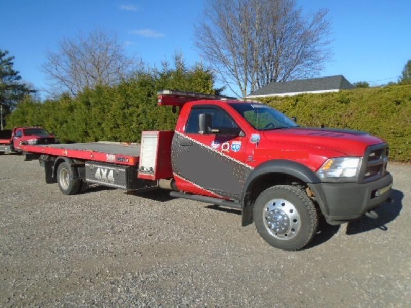 Towing truck Dodge Ram 5500 2014 For Sale at EquipMtl