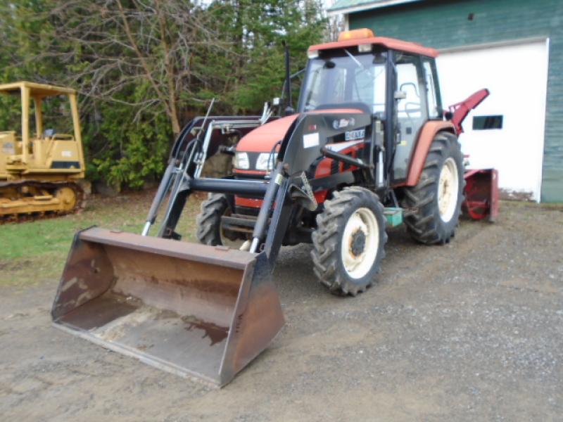 Snow removal tractor Delta 804 2007 For Sale at EquipMtl