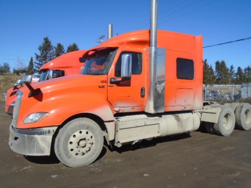 Camion Tracteur 10 roues couchette International LT625 2020 En Vente chez EquipMtl