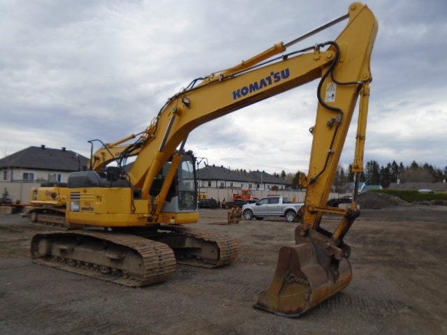 Excavator (20 to 39 tons) Komatsu PC228USLC-3EO 2008 For Sale at EquipMtl