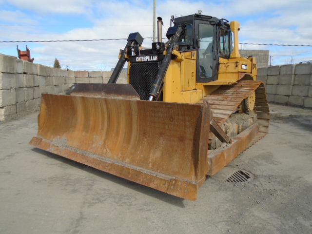 Dozer (16 tons and more) Caterpillar D6R LGP 1999 For Sale at EquipMtl